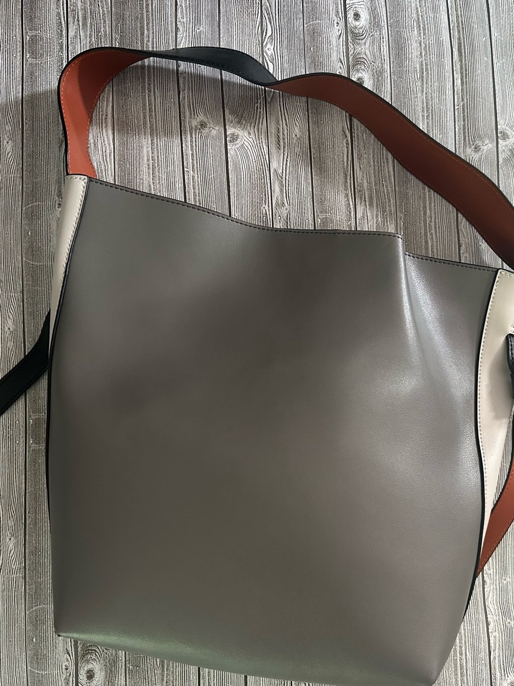 Minimalist Women's Gray/white Bag with Contrast Strap
